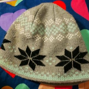 Am selling a hat I used once